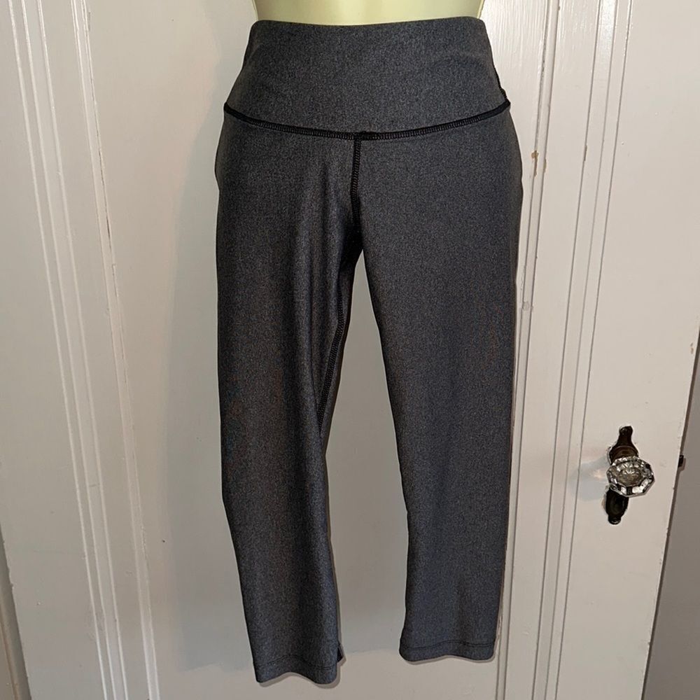 OC gray polyester/elastane low rise Capri exercise leggings‎